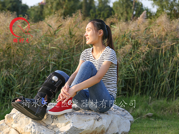 可调踝气囊助行鞋